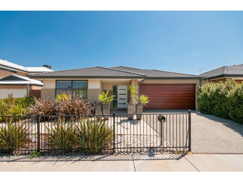 19 Fletcher Road, Craigieburn VIC 3064