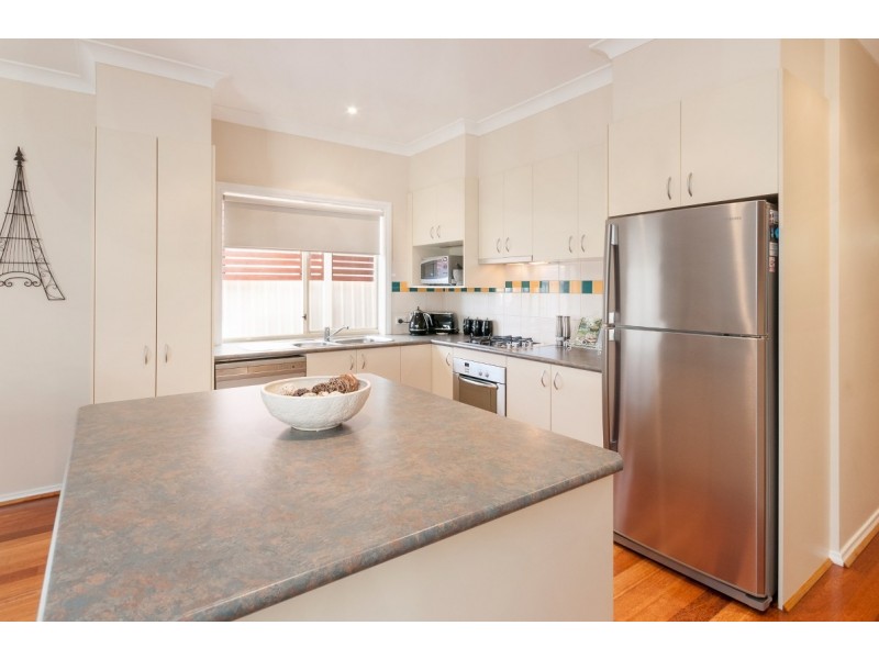 5 Parkstone View, Craigieburn VIC 3064