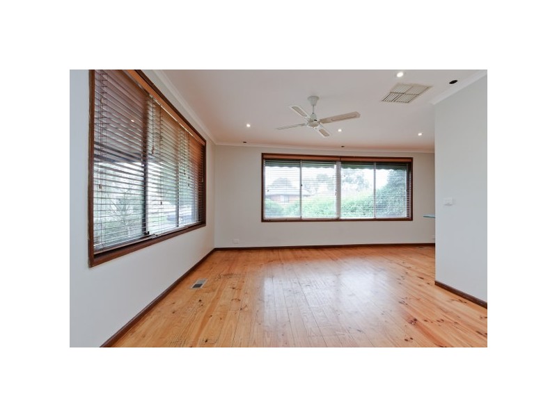 6 Waverley Court, Craigieburn VIC 3064
