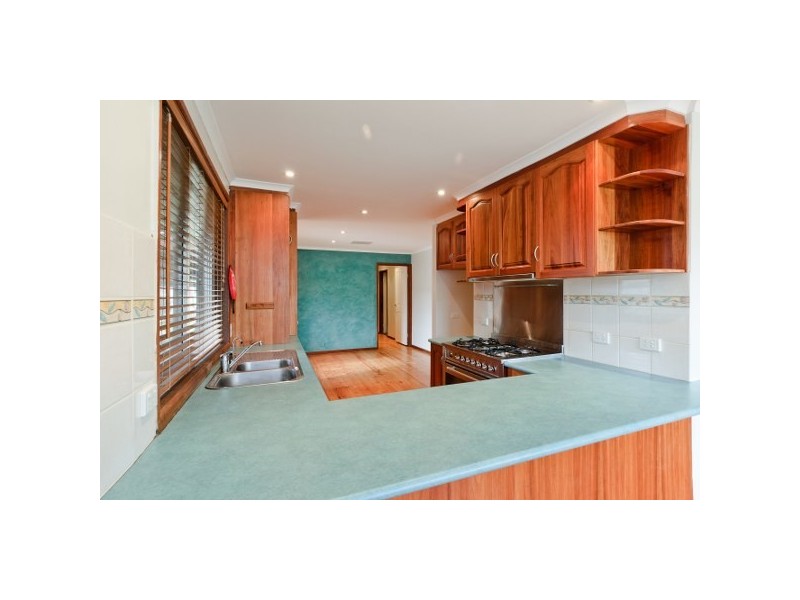 6 Waverley Court, Craigieburn VIC 3064