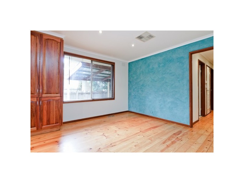 6 Waverley Court, Craigieburn VIC 3064