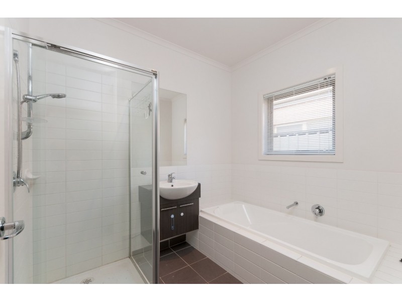 3 Somersby Road, Craigieburn VIC 3064