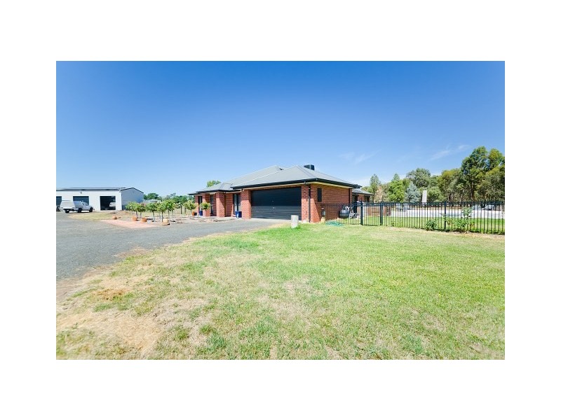 45 Sanctuary Rise, Mickleham VIC 3064