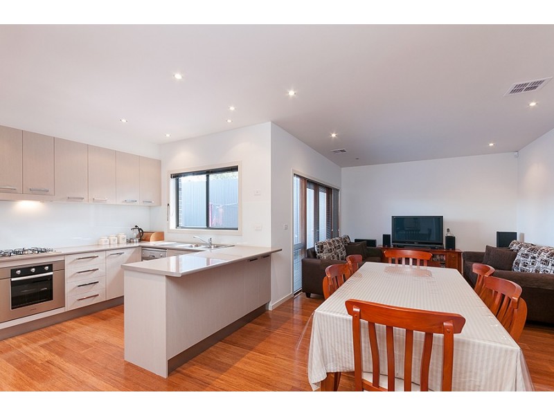 2/95 Dianne Avenue, Craigieburn VIC 3064