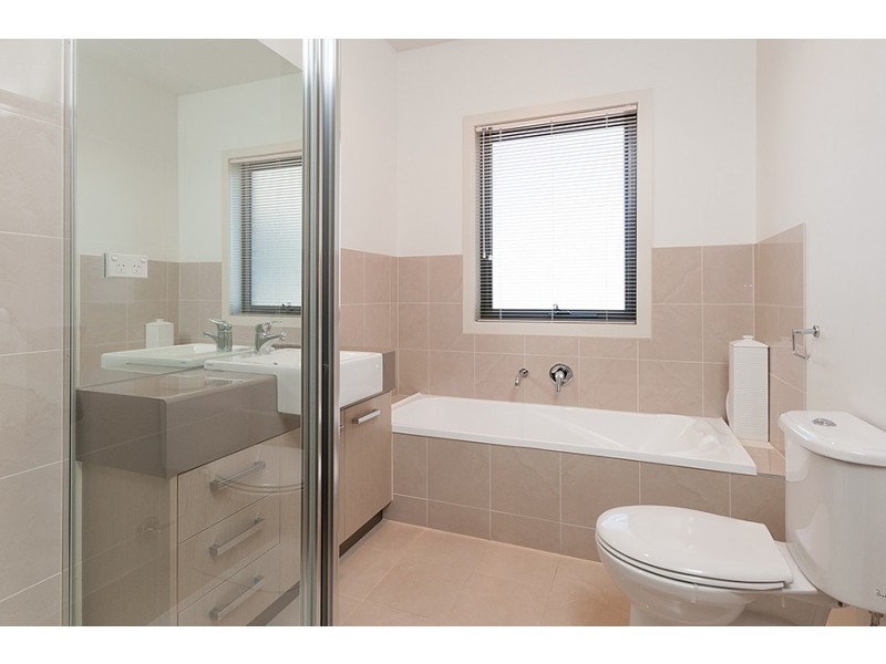 2/95 Dianne Avenue, Craigieburn VIC 3064