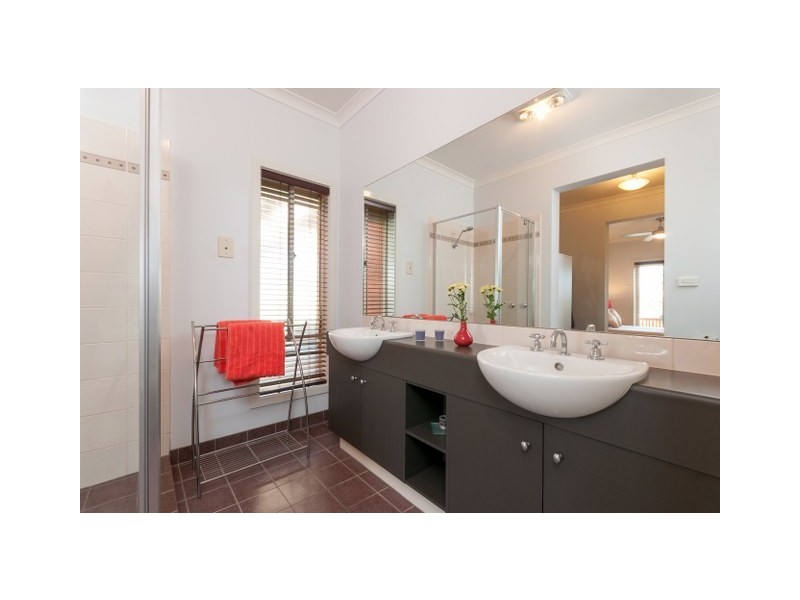 6 Aberfeldie Place, Craigieburn VIC 3064