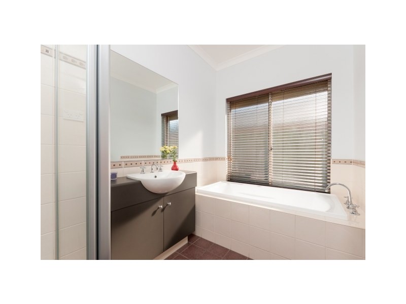 6 Aberfeldie Place, Craigieburn VIC 3064