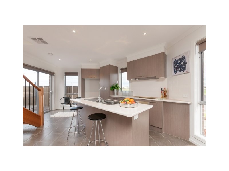 Unit 1 / 2 Brunswick Cres, Craigieburn VIC 3064