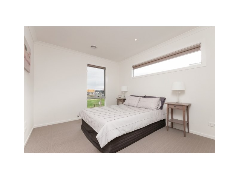 Unit 1 / 2 Brunswick Cres, Craigieburn VIC 3064