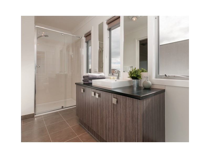 Unit 1 / 2 Brunswick Cres, Craigieburn VIC 3064