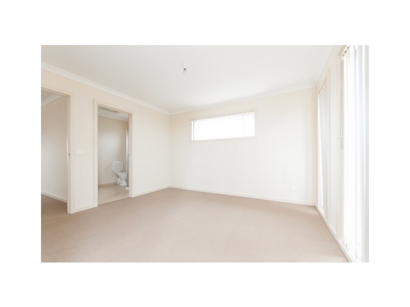 86 Hayfield Road, Roxburgh Park VIC 3064