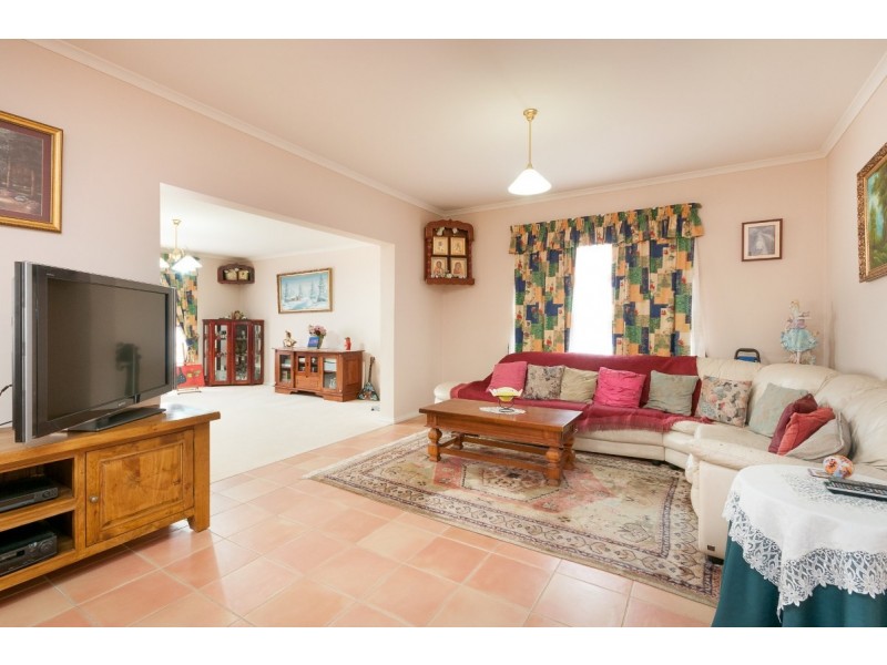 21 McKinley Drive, Roxburgh Park VIC 3064