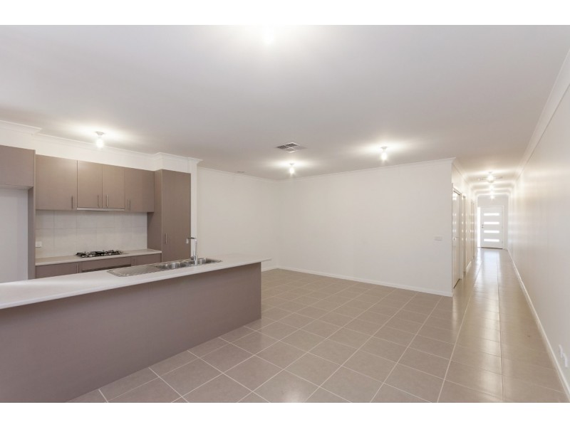 U10 / 1-9 Hadley Lane, Craigieburn VIC 3064