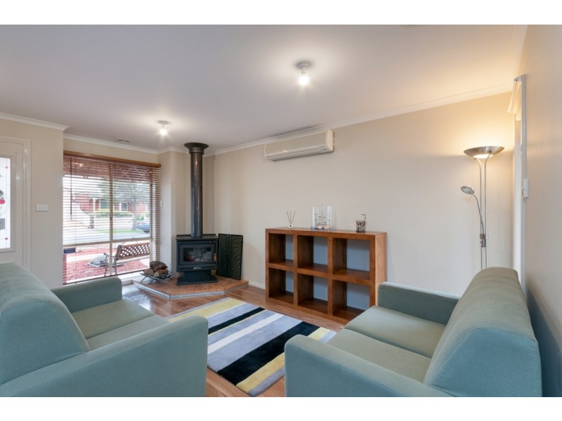 15 Tusmore Rise, Craigieburn VIC 3064