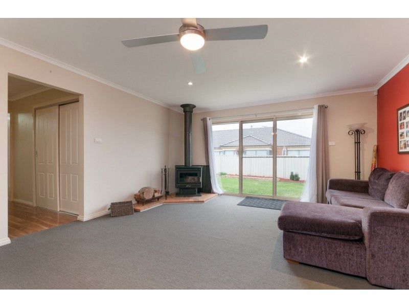 15 Tusmore Rise, Craigieburn VIC 3064