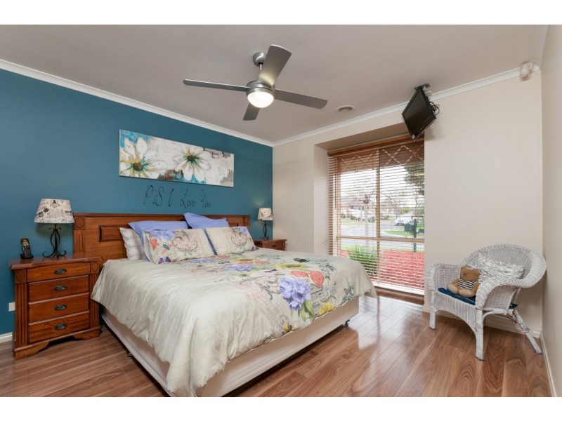 15 Tusmore Rise, Craigieburn VIC 3064