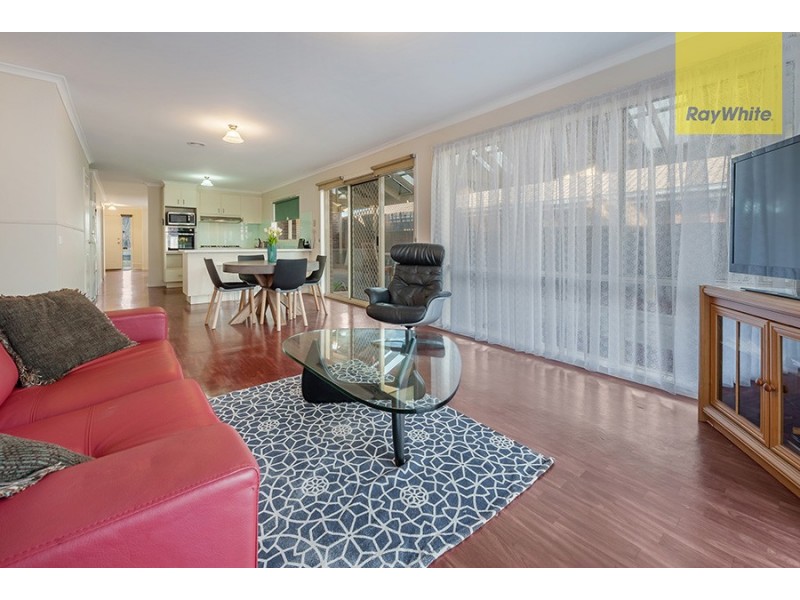 8 Kennedy Parade, Roxburgh Park VIC 3064