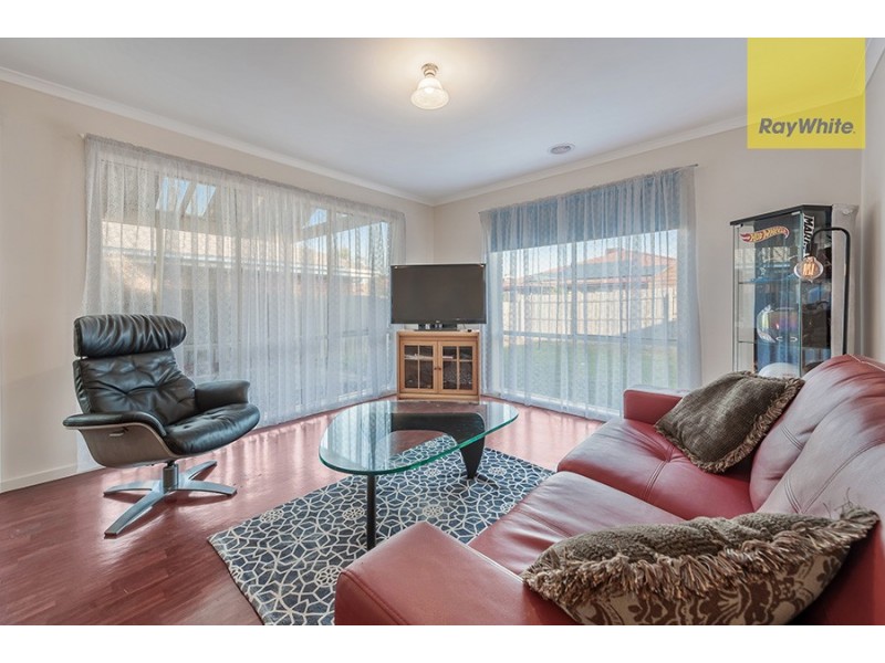 8 Kennedy Parade, Roxburgh Park VIC 3064