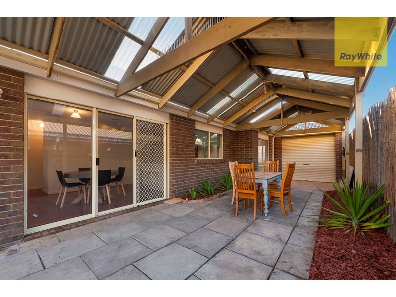 8 Kennedy Parade, Roxburgh Park VIC 3064