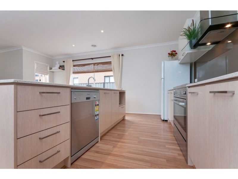 45 Ben Loman Circuit, Craigieburn VIC 3064