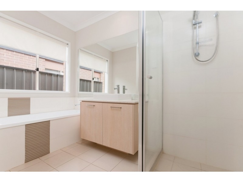 45 Ben Loman Circuit, Craigieburn VIC 3064