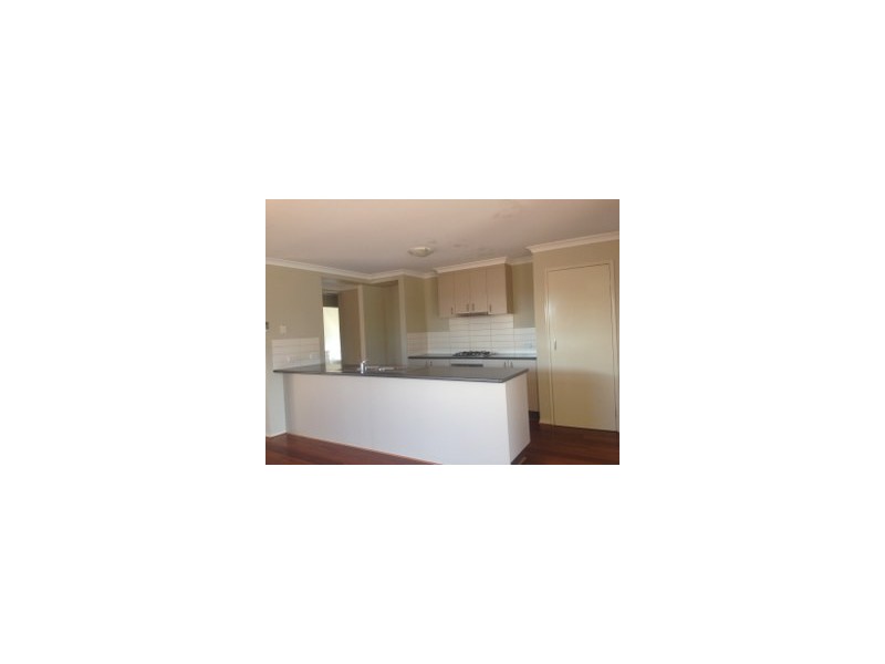 17 Millstream Pass, Craigieburn VIC 3064