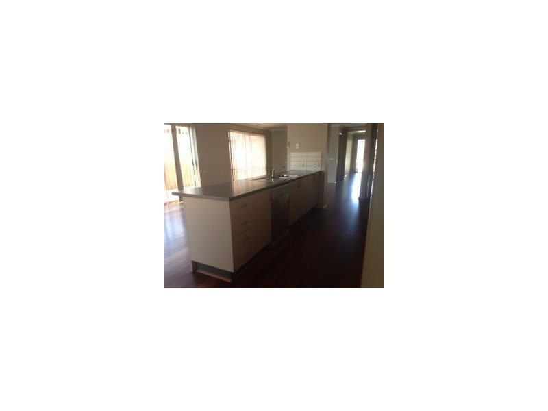 17 Millstream Pass, Craigieburn VIC 3064