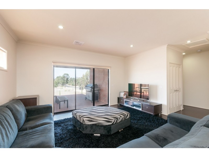 10 Salute Court, Wallan VIC 3756