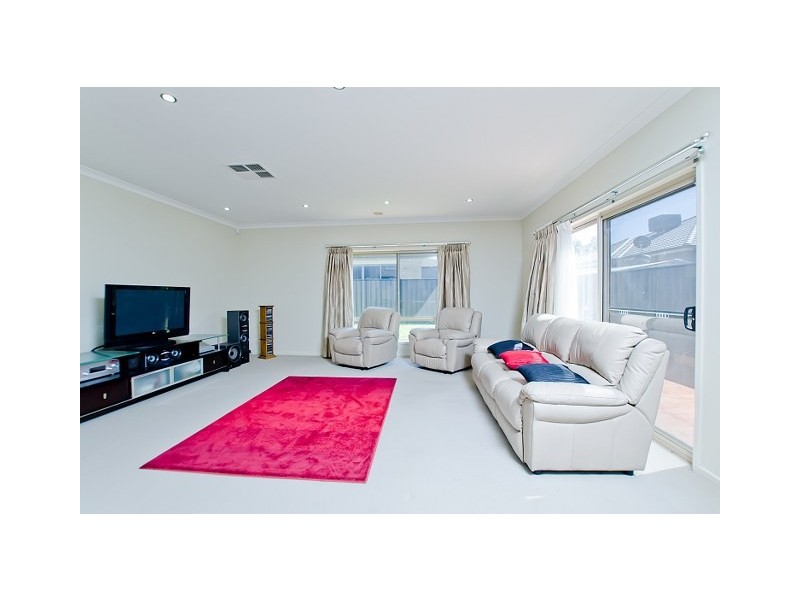 6 Somersby Road, Craigieburn VIC 3064
