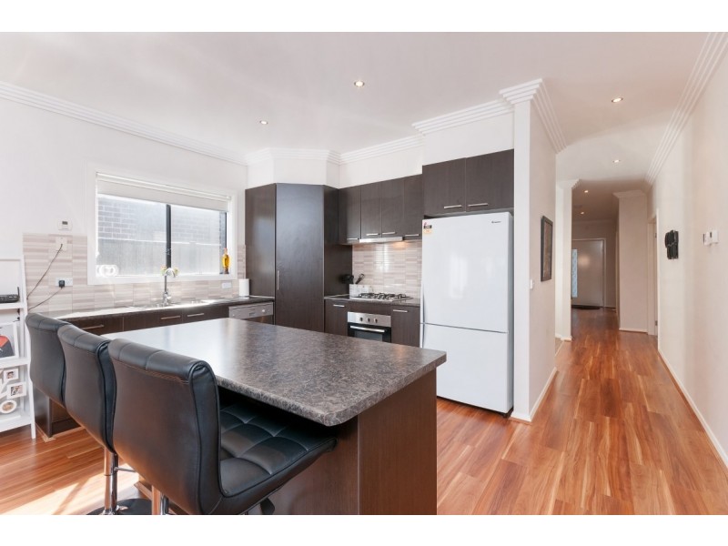 19 Falls Avenue, Craigieburn VIC 3064