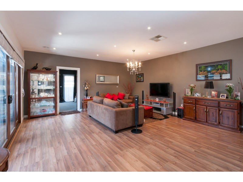 37 Brummel Street, Craigieburn VIC 3064