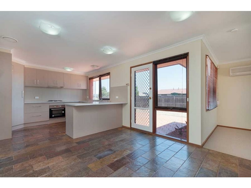 2 Crawley Court, Craigieburn VIC 3064