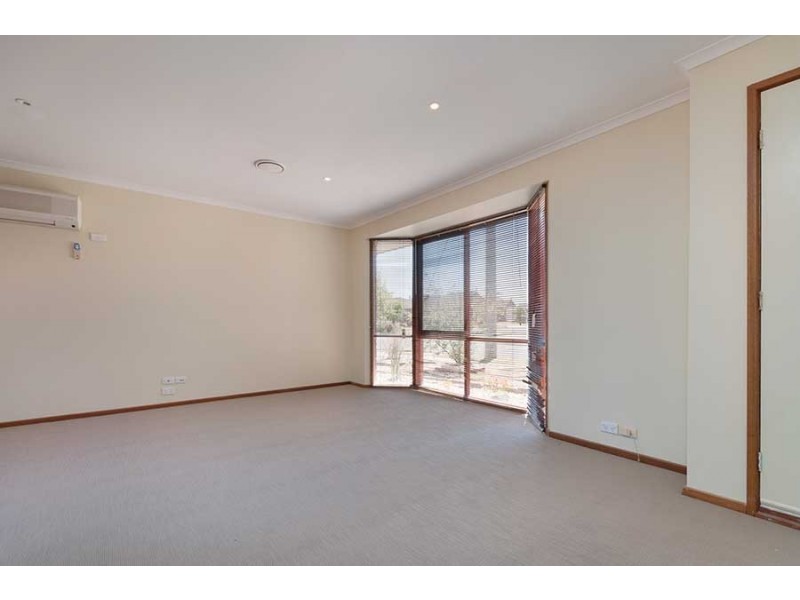2 Crawley Court, Craigieburn VIC 3064