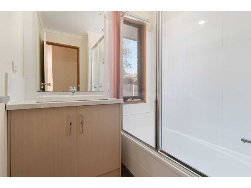 2 Crawley Court, Craigieburn VIC 3064