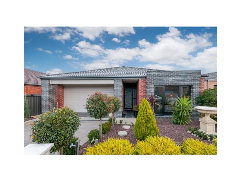 11 Black Range Avenue, Craigieburn VIC 3064