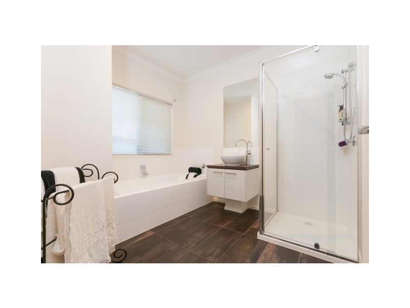 11 Black Range Avenue, Craigieburn VIC 3064