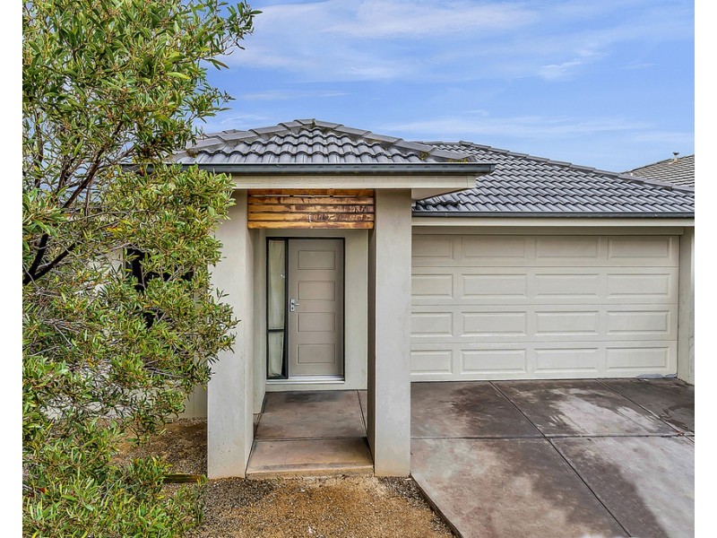23 Falls Avenue, Craigieburn VIC 3064