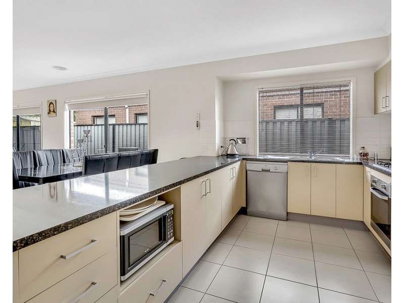 23 Falls Avenue, Craigieburn VIC 3064