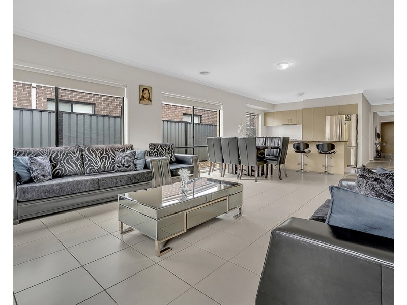 23 Falls Avenue, Craigieburn VIC 3064