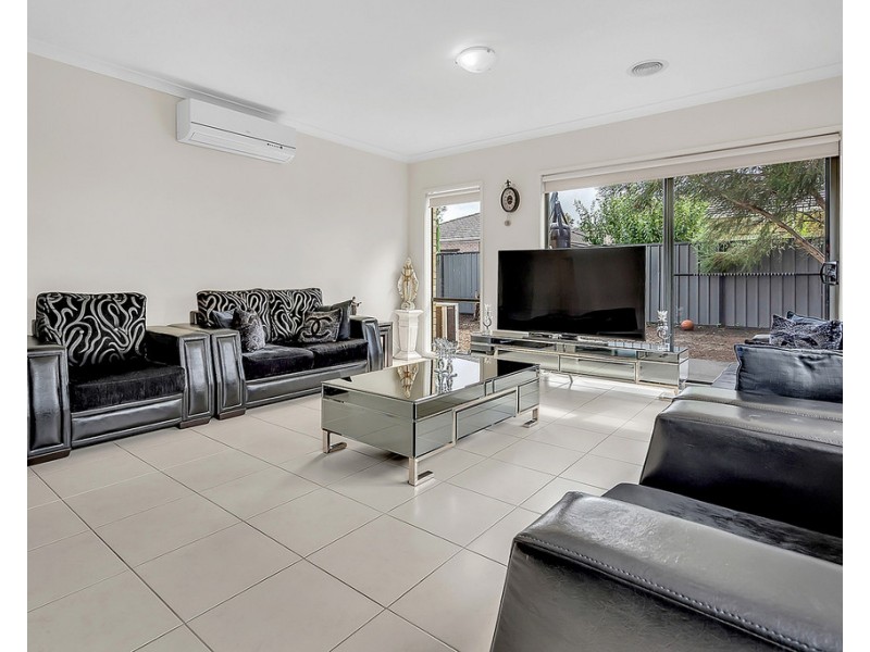 23 Falls Avenue, Craigieburn VIC 3064
