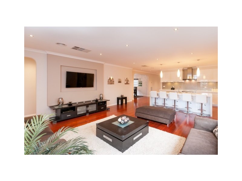 12 Viewside Crescent, Craigieburn VIC 3064
