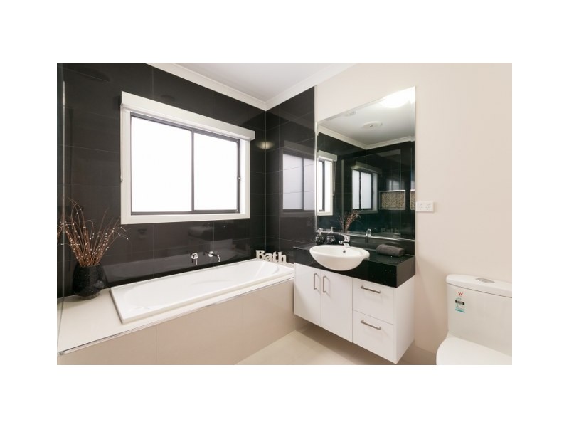 12 Viewside Crescent, Craigieburn VIC 3064