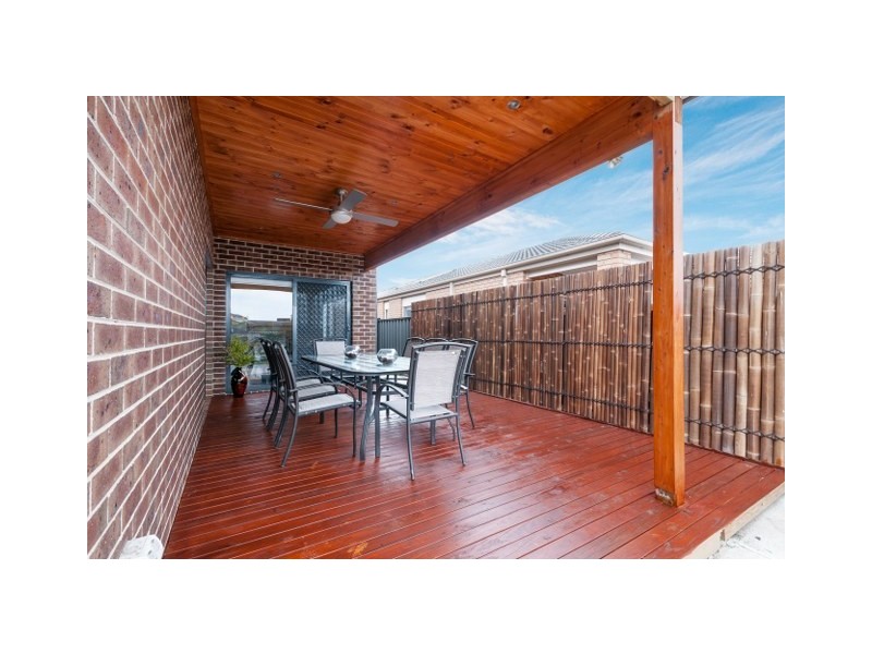 12 Viewside Crescent, Craigieburn VIC 3064