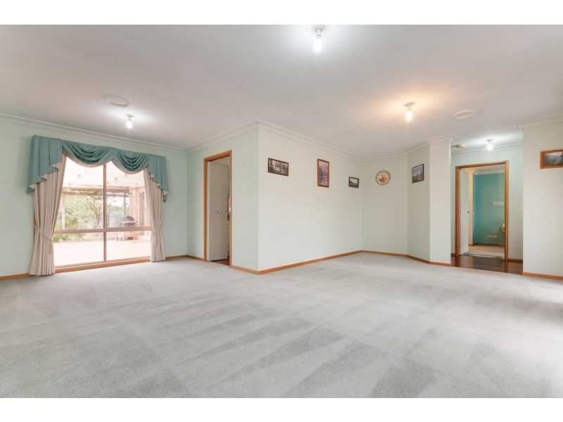 13 Surrey Court, Craigieburn VIC 3064