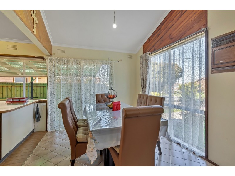 16 Dianne Avenue, Craigieburn VIC 3064