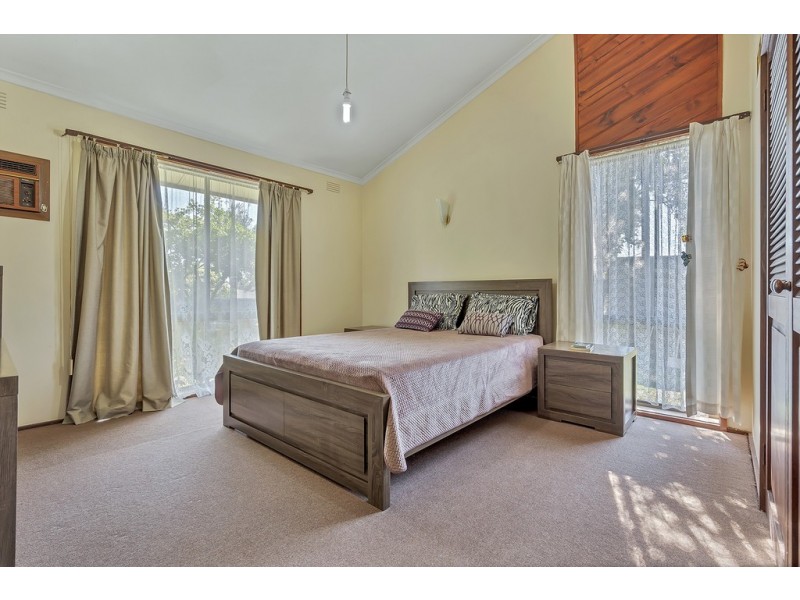 16 Dianne Avenue, Craigieburn VIC 3064