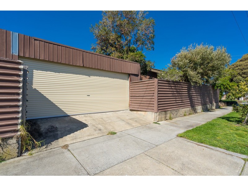 16 Dianne Avenue, Craigieburn VIC 3064