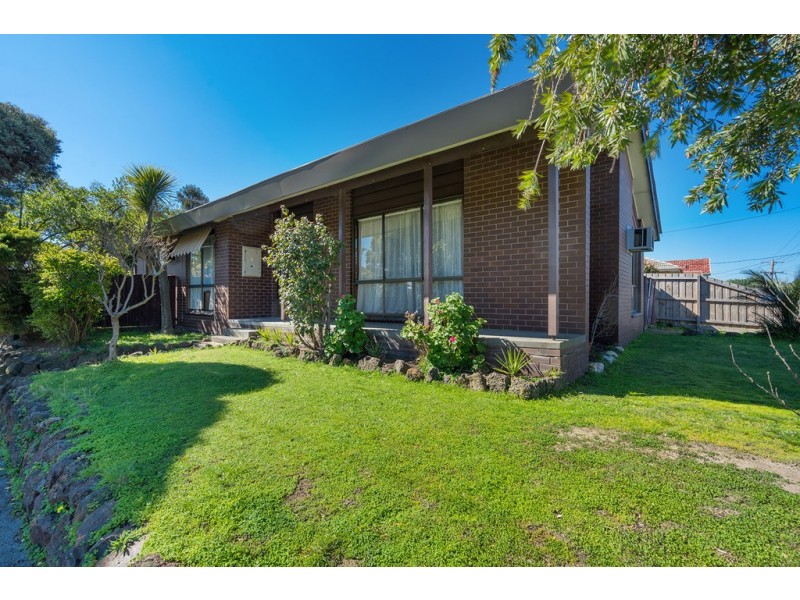 16 Dianne Avenue, Craigieburn VIC 3064