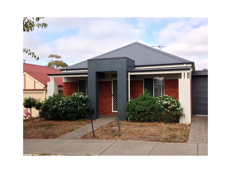8 Reay Drive, Craigieburn VIC 3064