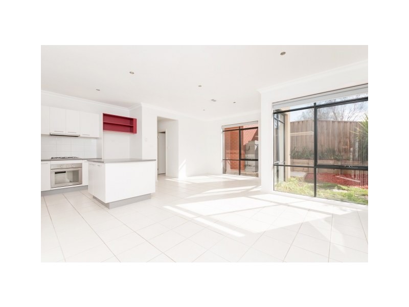 15 Crestview Close, Roxburgh Park VIC 3064